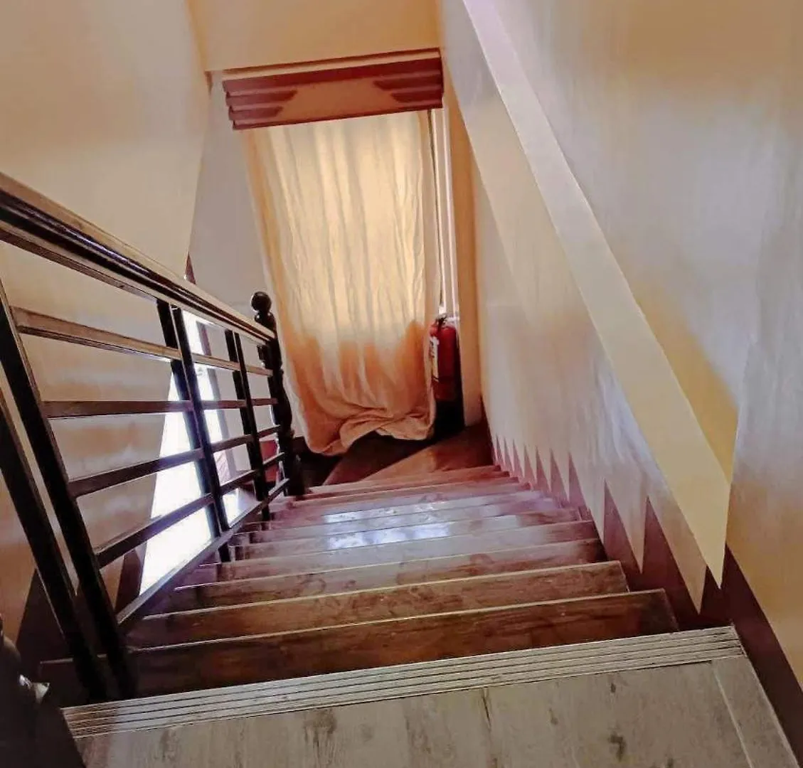 J Apartment Дауис