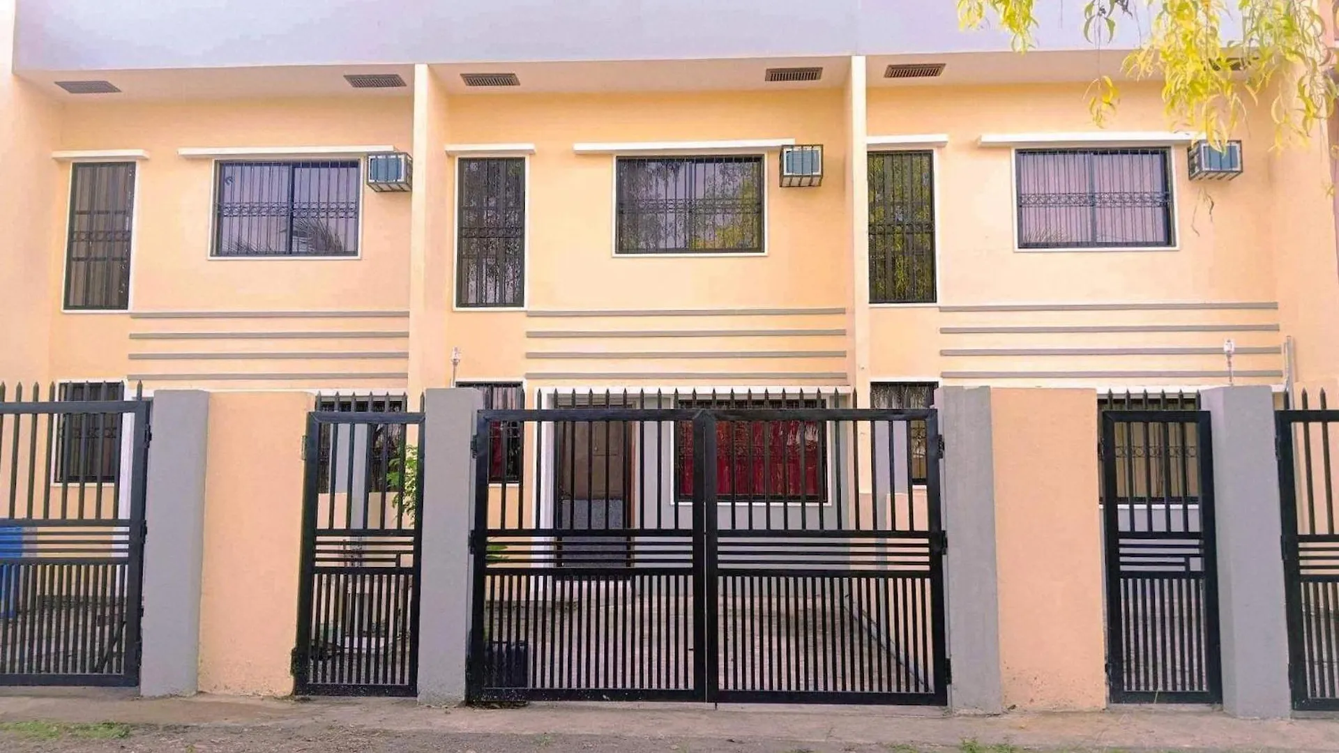 J Apartment Дауис