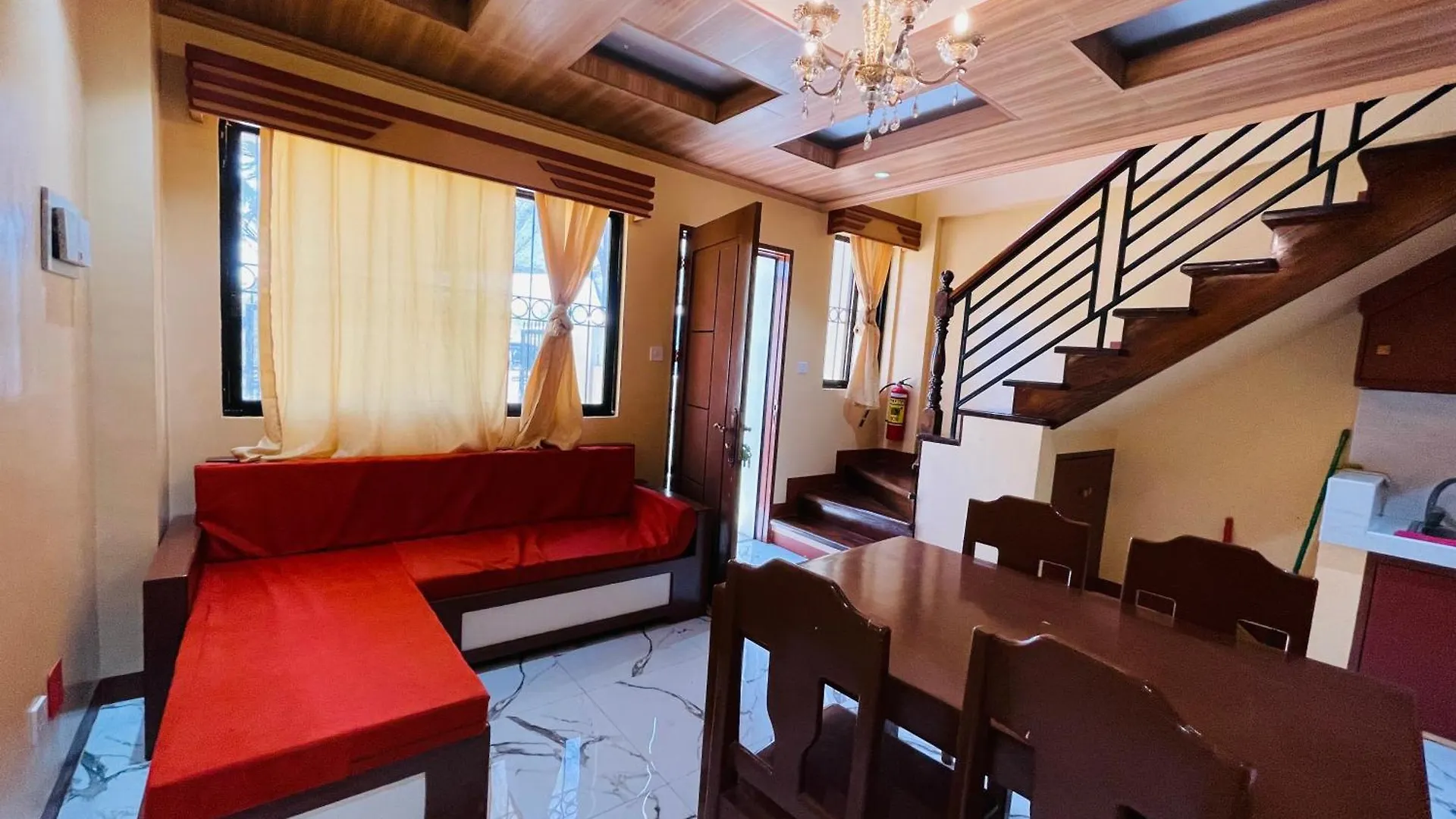J Apartment Дауис
