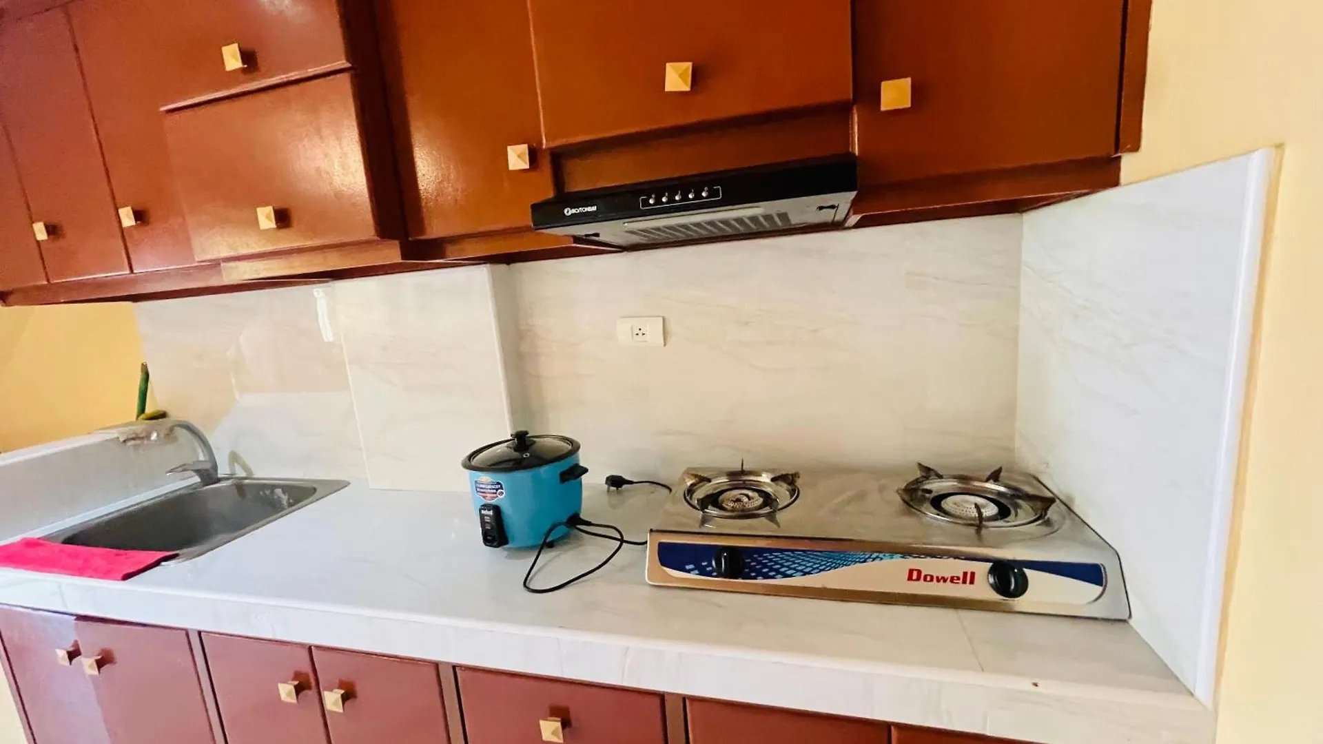 J Apartment Dauis 0*,