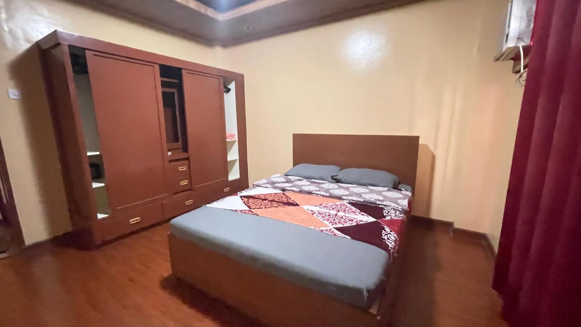 J Apartment Dauis 0*,  Filipinas